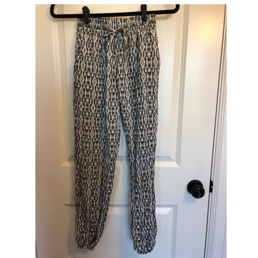 Aeropostale printed pants